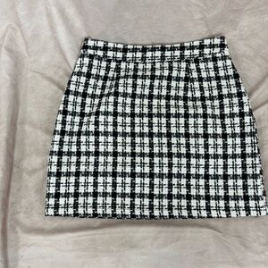 Chic Black and White Checkered Mini Skirt